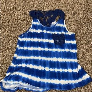 3/🔟 Blue and white tank top. Size small